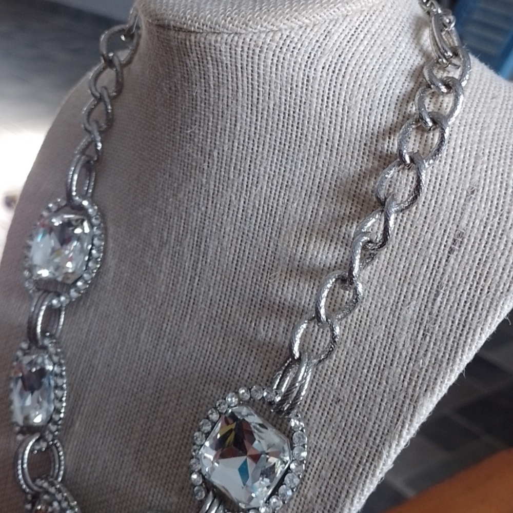 πππSOLD!! LUX ACCESSORIES - Picture 4 of 5